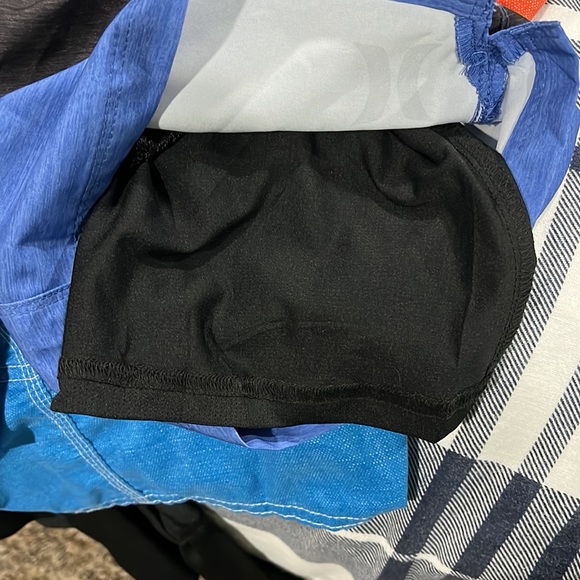 Hurley swim trunks men's medium - Picture 7 of 7